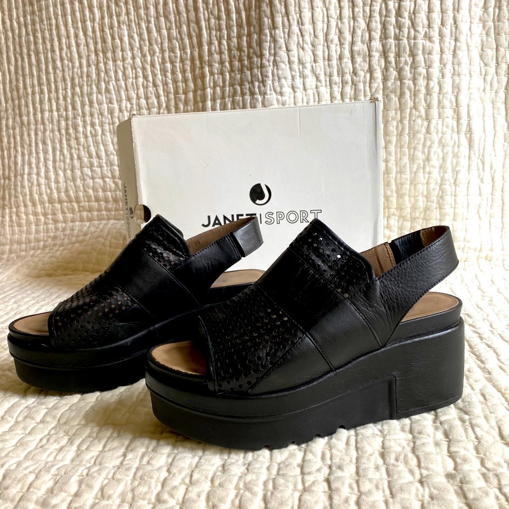 Janet Sport platform sandals